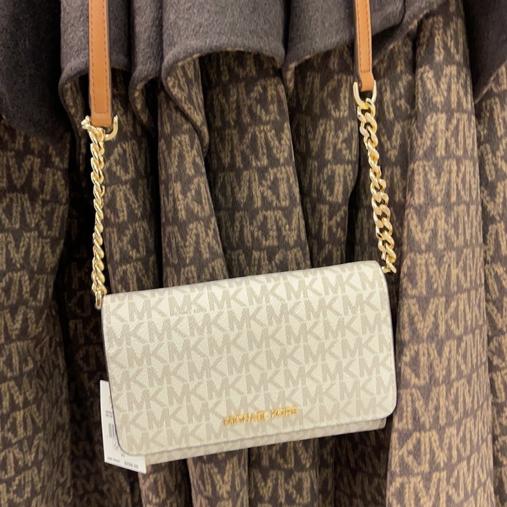 MICHAEL KORS Jet Set Travel Medium Phone Xbody Bag - Picture 16 of 16